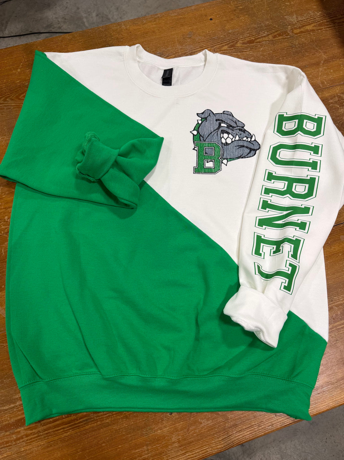Burnet B split green/white sweatshirt